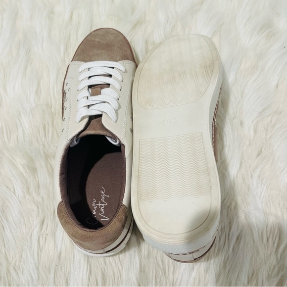 Women’s Crown Vintage Kalinda Tan Shoes Size 9.5 US! - Picture 6 of 8